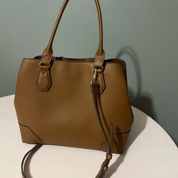 Nine West tan purse!! 👜 - Picture 2 of 8